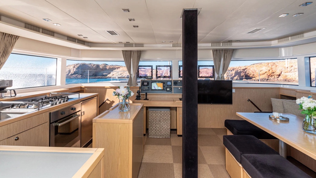 Diamond Catamaran Lagoon